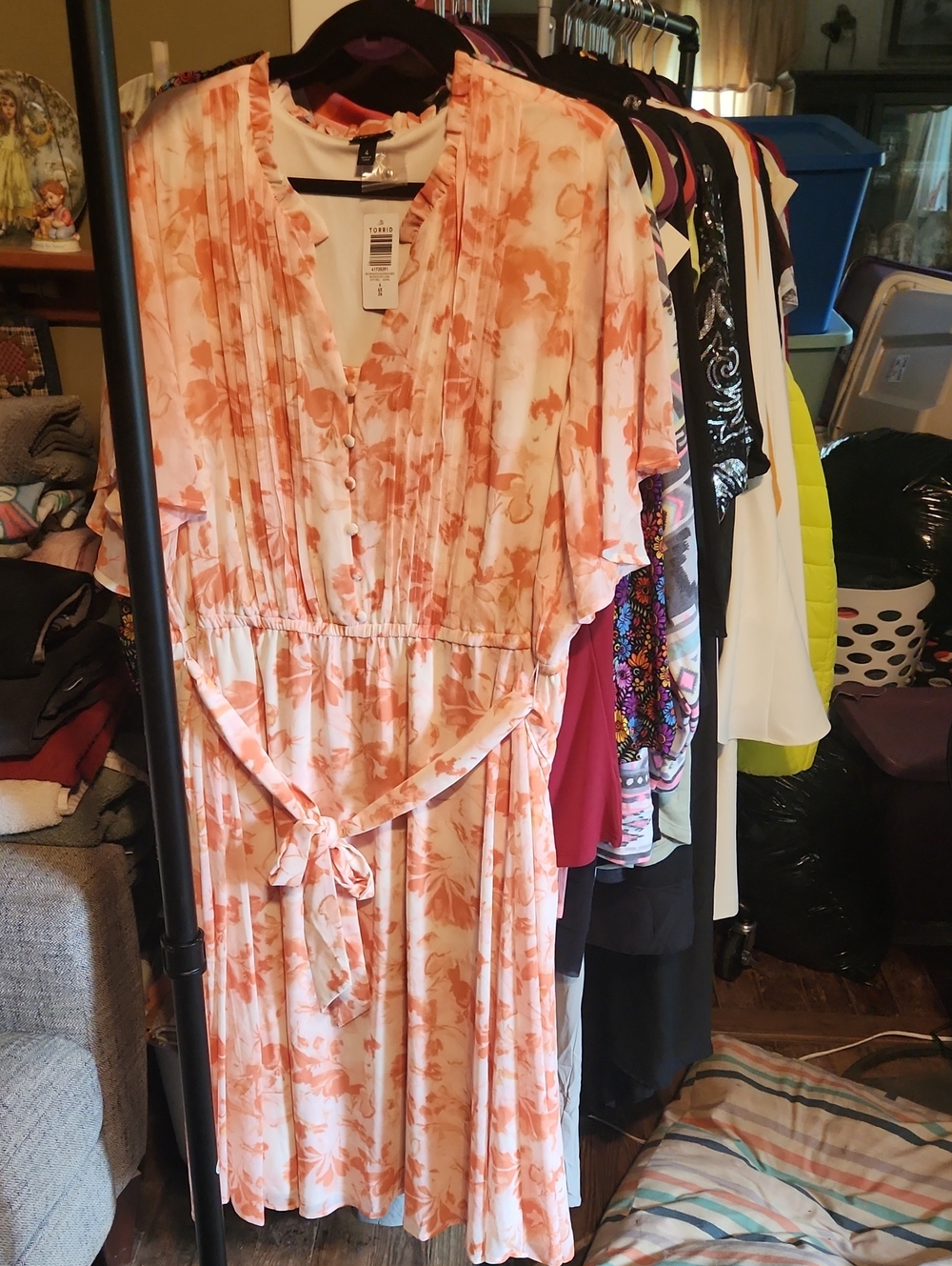 Torrid 4 Peach & Cream Floral Midi Dress with Tie Waist